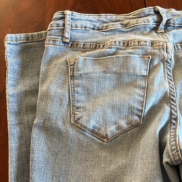 Mossimo Skinny Jeans, Size: 4 - Picture 8 of 10